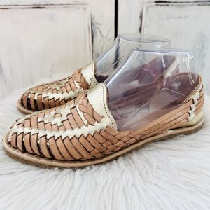 Enigma Collection Handwoven Natural Tan & Gold Leather Mexican Huaraches M24 US7